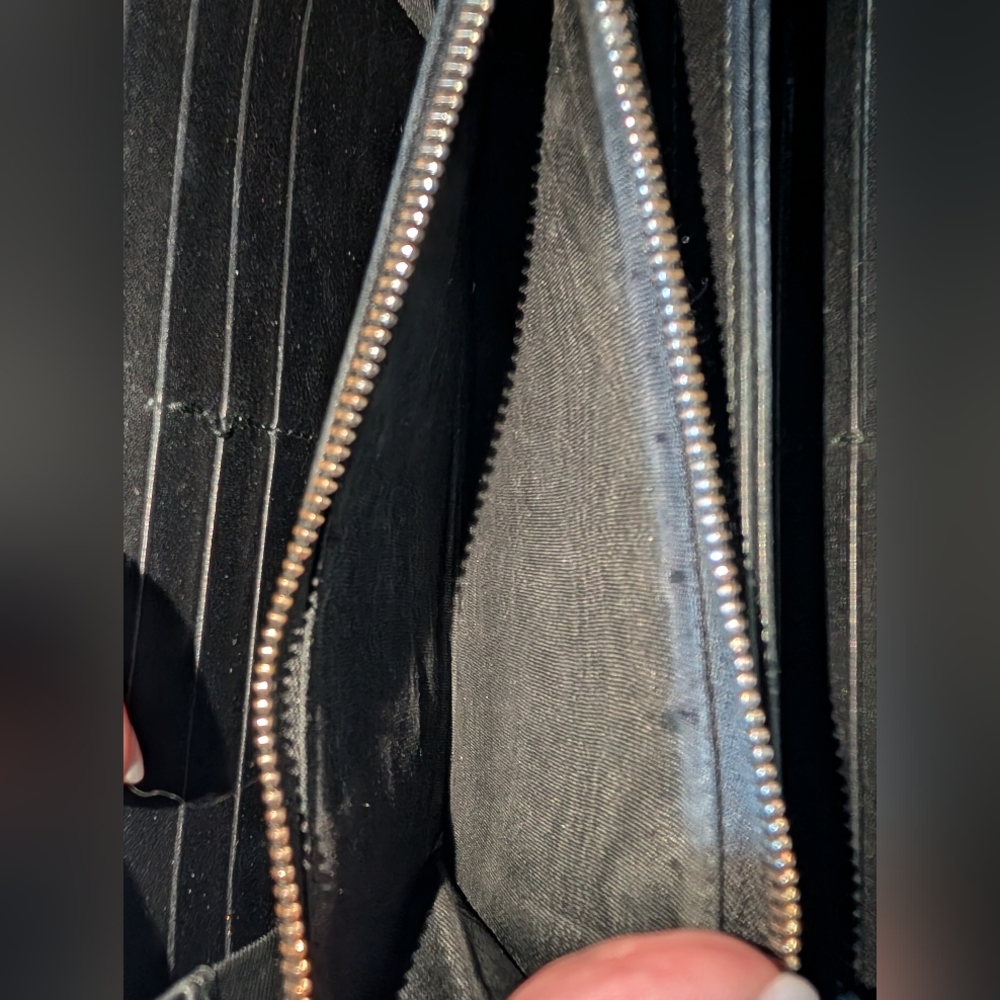 Gucci Micro Guccissima Black Patent Leather Zip Wallet - Picture 11 of 13